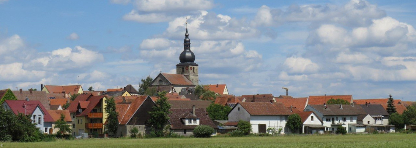 Ansicht von Lonnerstadt mit Kirche