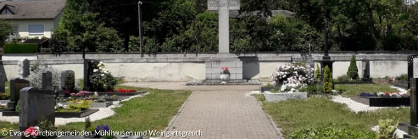 Der Friedhof am Rande von Mühlhausen
